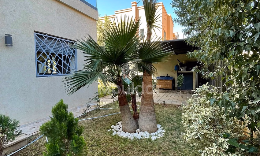 Villa à vendre à Marrakech : Luxe, Piscine et Jardin Villa à vendre à Marrakech : Luxe, Piscine et Jardin