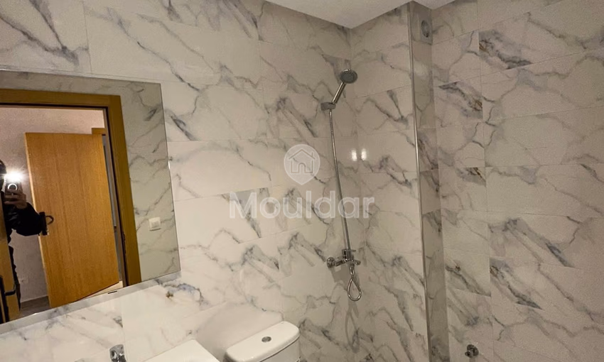 À Vendre : Appartement 2 Ch. à Martil avec Balcon et Ascenseur À Vendre : Appartement 2 Ch. à Martil avec Balcon et Ascenseur