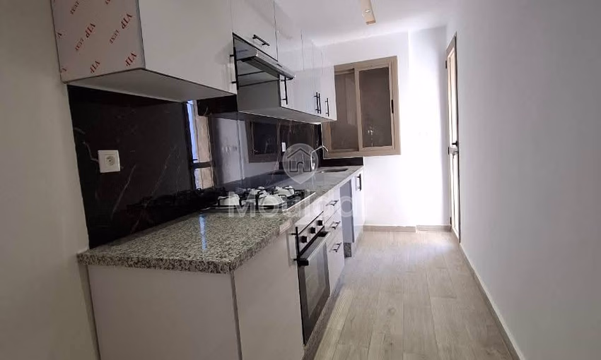 À Vendre : Appartement 2 Ch. à Martil avec Balcon et Ascenseur À Vendre : Appartement 2 Ch. à Martil avec Balcon et Ascenseur