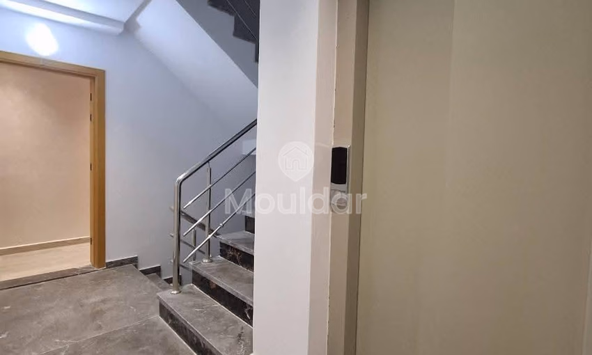 À Vendre : Appartement 2 Ch. à Martil avec Balcon et Ascenseur À Vendre : Appartement 2 Ch. à Martil avec Balcon et Ascenseur