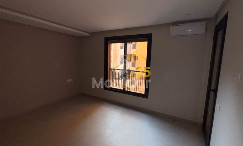 Appartement 2 Chambres à Vendre avec Balcon et Piscine à Guéliz