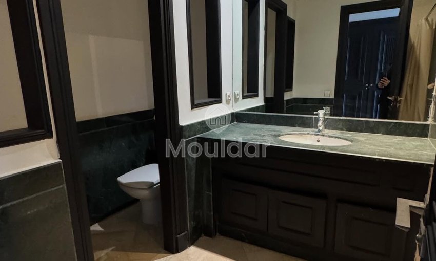 Charming Apartment in Aïn Diab: 3 Bedrooms, Balcony, Secure - view 8