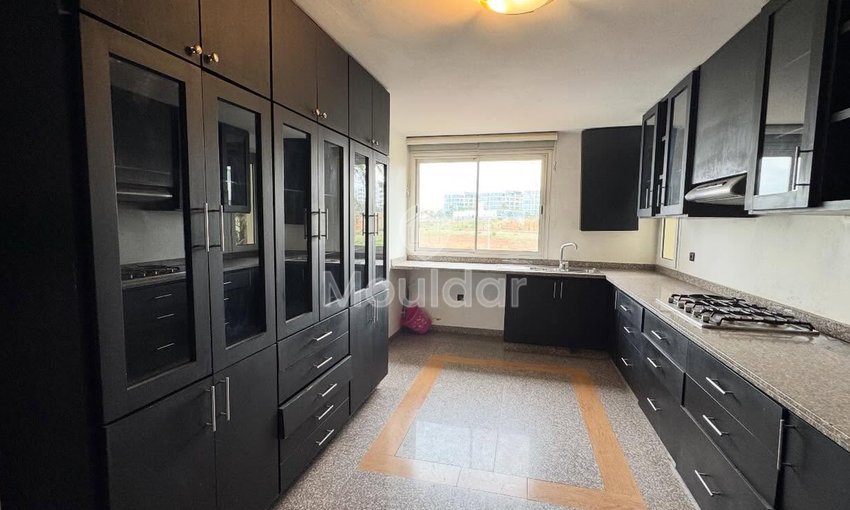 Charming Apartment in Aïn Diab: 3 Bedrooms, Balcony, Secure - view 7