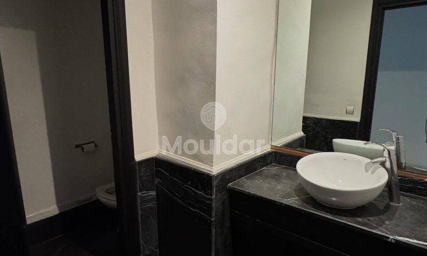 Charming Apartment in Aïn Diab: 3 Bedrooms, Balcony, Secure - view 9