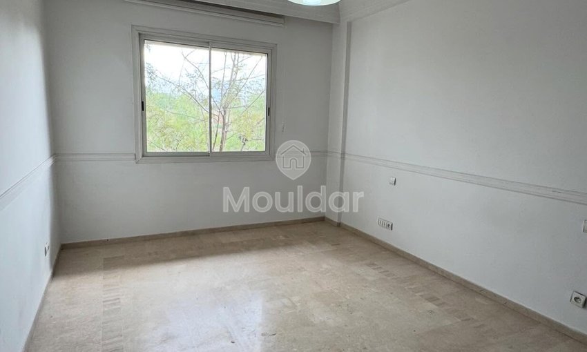 Charming Apartment in Aïn Diab: 3 Bedrooms, Balcony, Secure - view 6