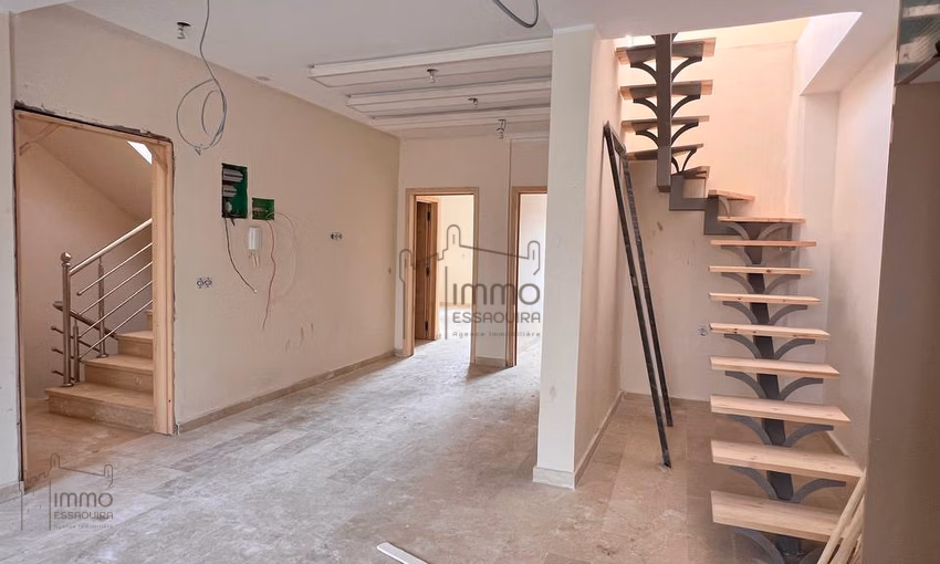 Appartement Duplex Spacieux à Argana : Terrasse Privée