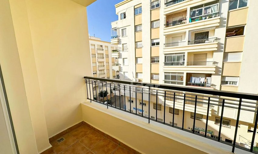 Ontsnap naar Tanger: Appartement met 2 Slaapkamers, Balkon en Beveiliging - view 8