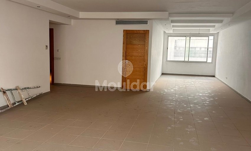 مكتب للبيع في الدار البيضاء: حديث مع شرفة ومرآب - view 2