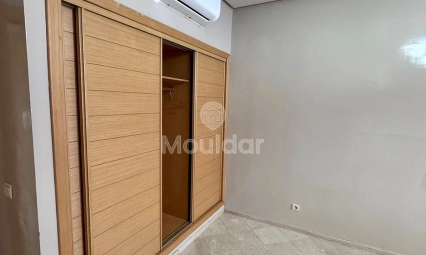 شقة للإيجار في الدار البيضاء: غرفتان مع شرفة - view 3