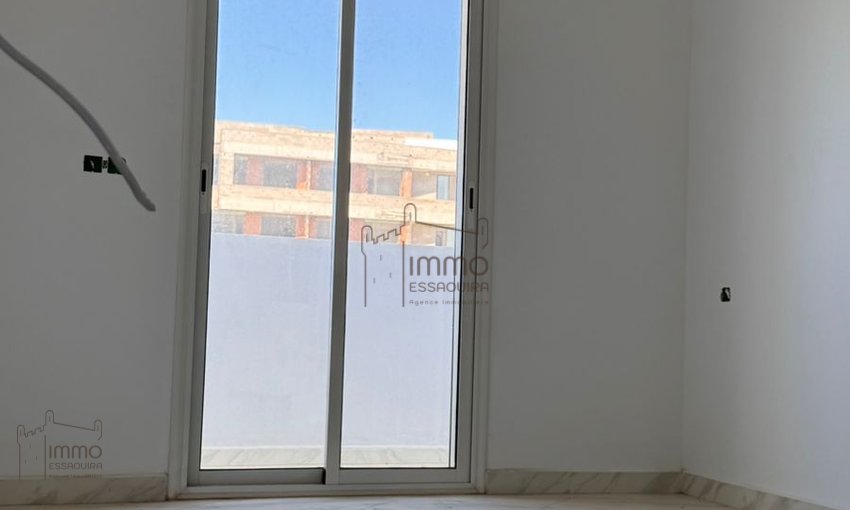 Apartamento Elegante de 2 Quartos com Terraço - view 12