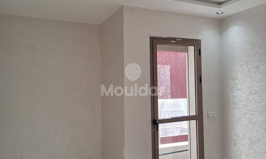 Υπέροχο Διαμέρισμα στη Μαρτίλ: 3 Υπνοδωμάτια και Μπαλκόνι - view 5