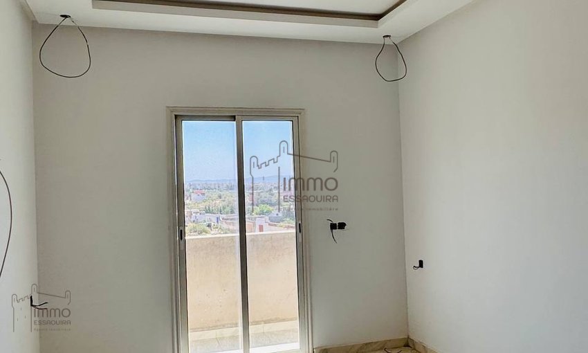Apartamento Elegante de 2 Quartos com Terraço - view 7