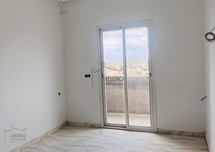 Apartamento Elegante de 2 Quartos com Terraço - view 18