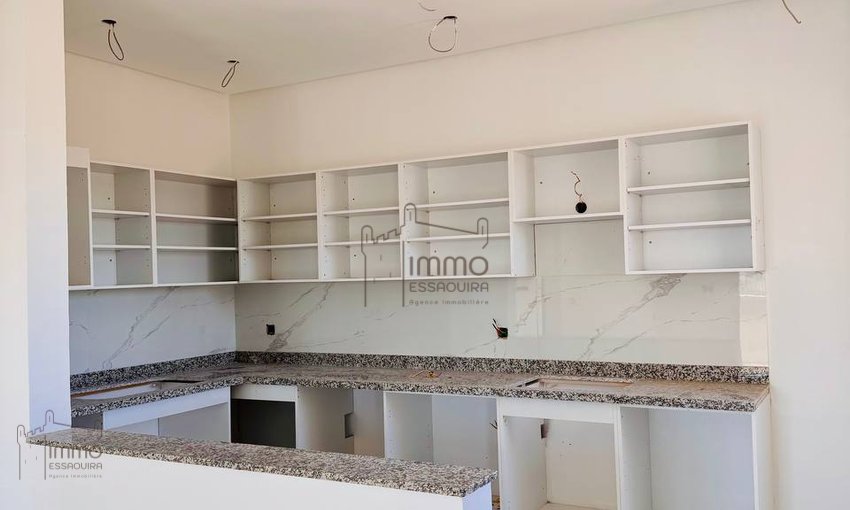 Apartamento Elegante de 2 Quartos com Terraço - view 4