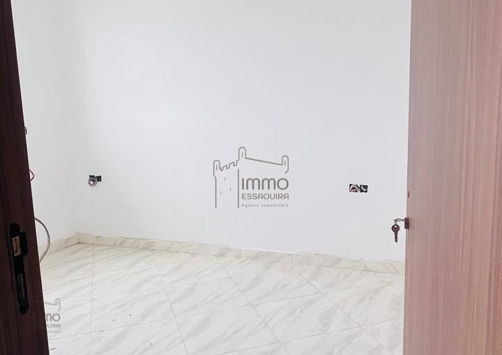 Apartamento Elegante de 2 Quartos com Terraço - view 11