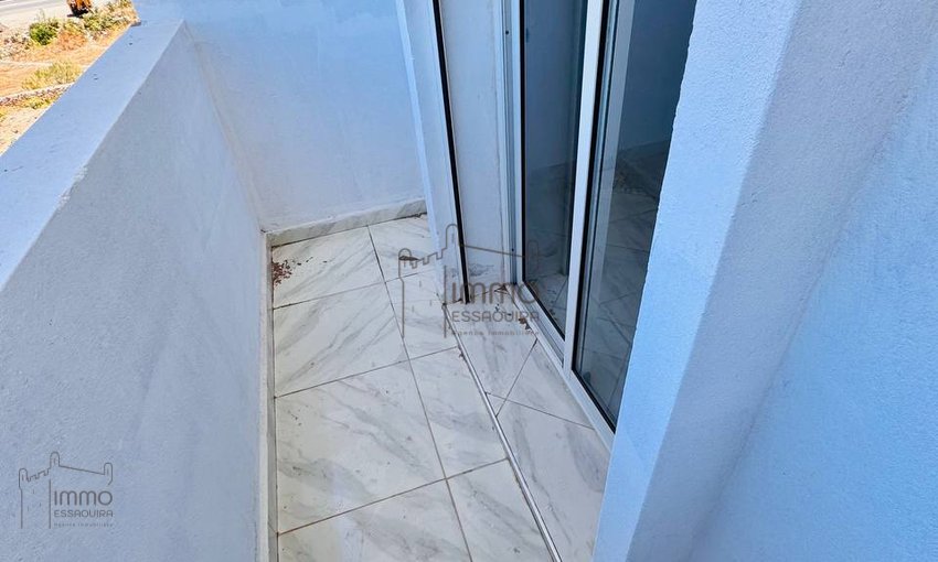 Apartamento Elegante de 2 Quartos com Terraço - view 3