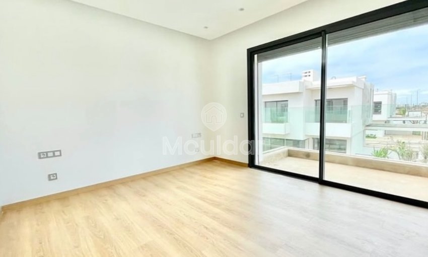 Μοναδική Βίλα προς Ενοικίαση στην Αΐν Ντιάμπ - Ιδανική για Εσάς - view 3