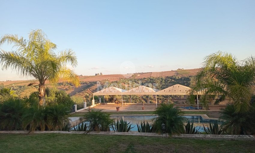 Villa d'Exception à Rabat-Agdal avec Piscine et Jardin Luxueux - view 3