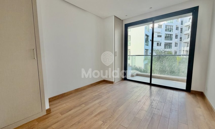 For sale: Spacious apartment in Casablanca with terrace and parking. - view 3