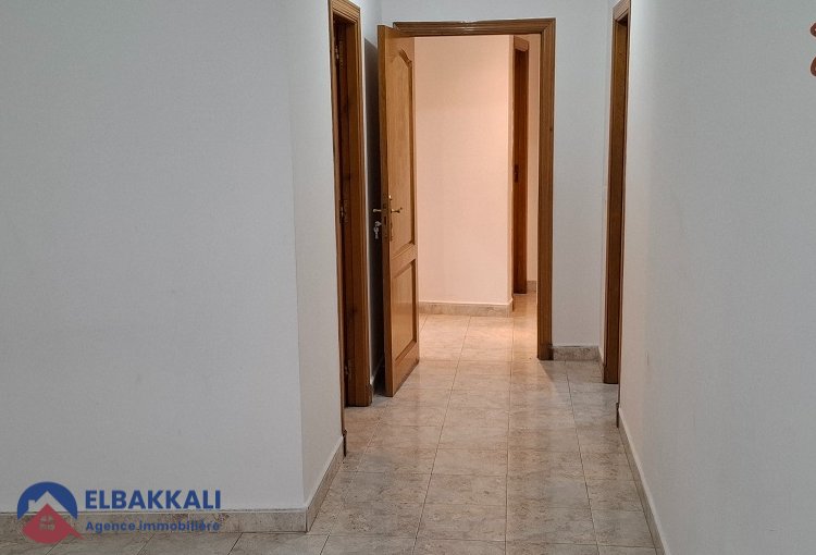 شقة كبيرة فارغة للإيجار في طنجة، إيبيرية - view 10