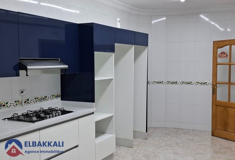 شقة كبيرة فارغة للإيجار في طنجة، إيبيرية - view 15