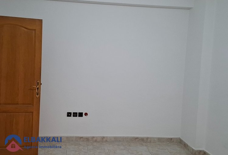 شقة كبيرة فارغة للإيجار في طنجة، إيبيرية - view 11