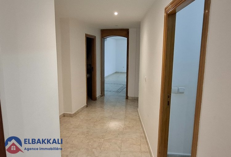 شقة كبيرة فارغة للإيجار في طنجة، إيبيرية - view 12