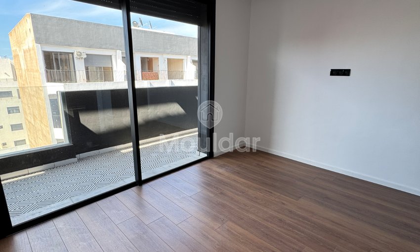 Studio vide à louer à  Quartier des Hôpitaux - view 2