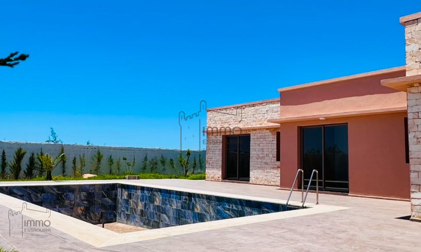 Villa for sale in urban area, 4 bedrooms - view 2