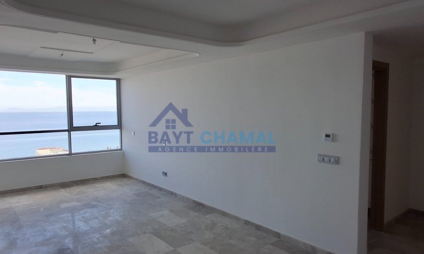 Apartament cu vedere la mare de vânzare în centrul orașului Malabata - view 3