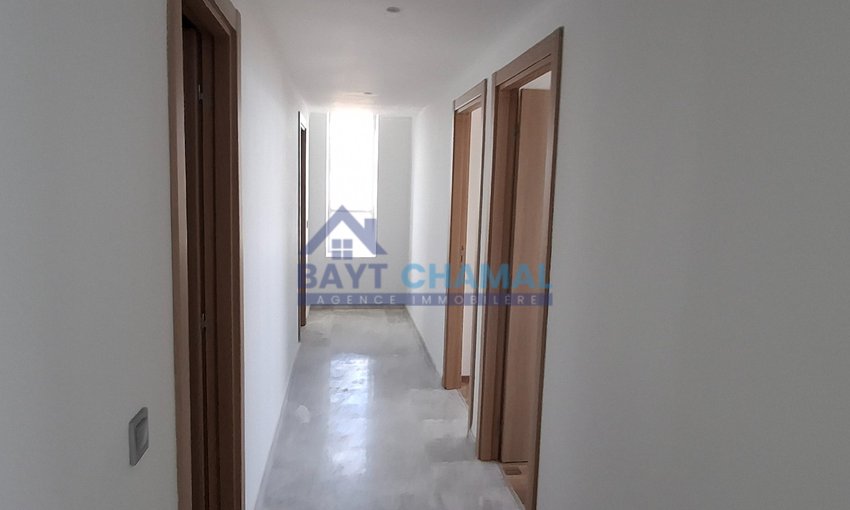 Apartament cu vedere la mare de vânzare în centrul orașului Malabata - view 4