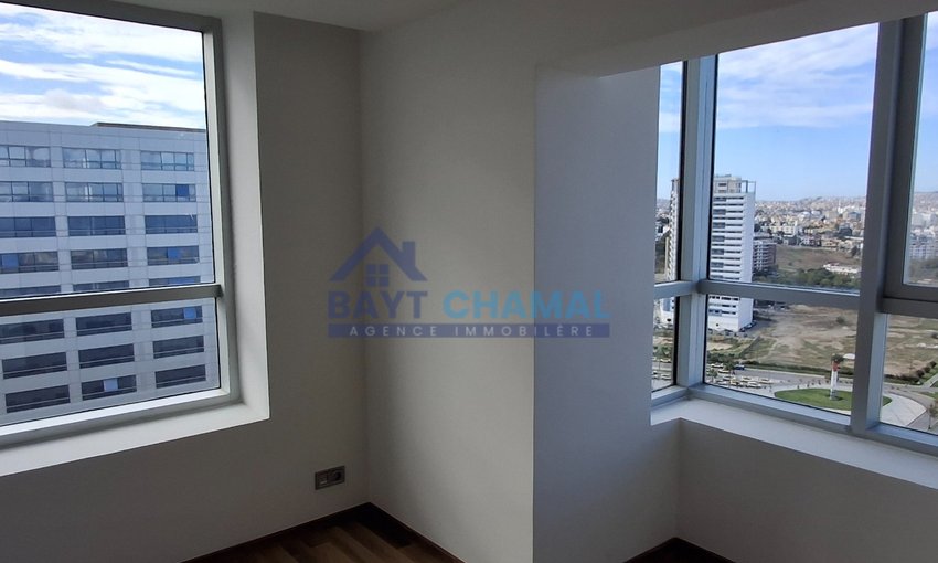 Apartament cu vedere la mare de vânzare în centrul orașului Malabata - view 7