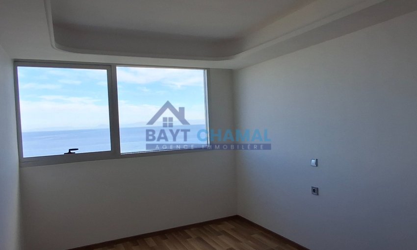 Apartament cu vedere la mare de vânzare în centrul orașului Malabata - view 5