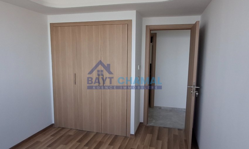 Apartament cu vedere la mare de vânzare în centrul orașului Malabata - view 11