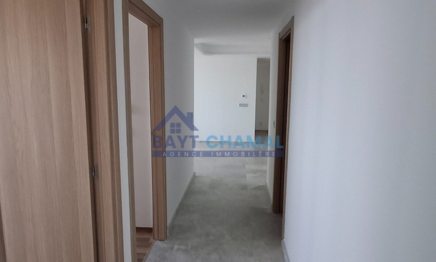 Apartament cu vedere la mare de vânzare în centrul orașului Malabata - view 8