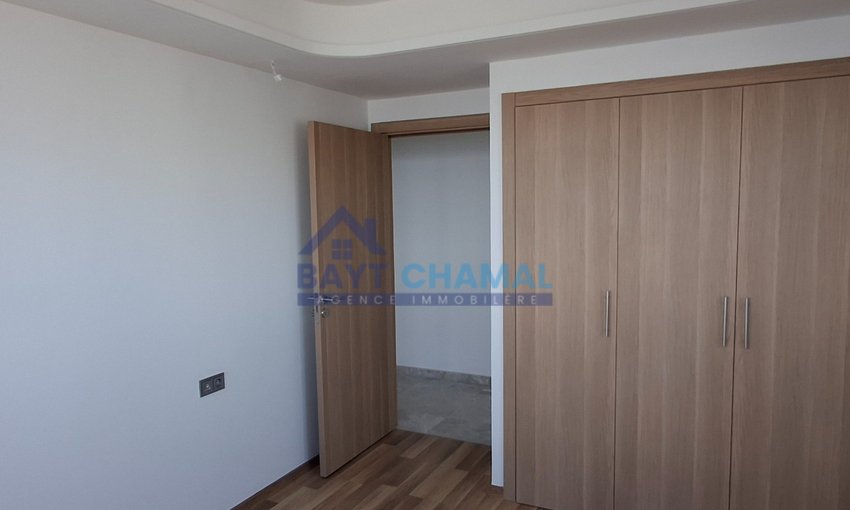 Apartament cu vedere la mare de vânzare în centrul orașului Malabata - view 9
