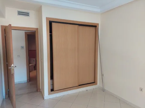 Appartement à vendre avec balcon | Tanger Administratif