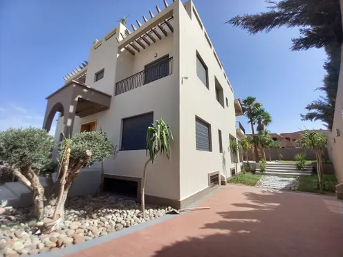 Villa à vendre avec piscine | Marrakech Route de Casablanca