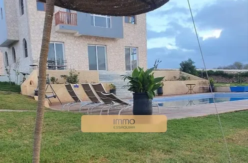 Villa à vendre avec terrasse