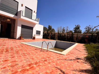 Spacious Villa at km8: Elegance and Comfort for Sale