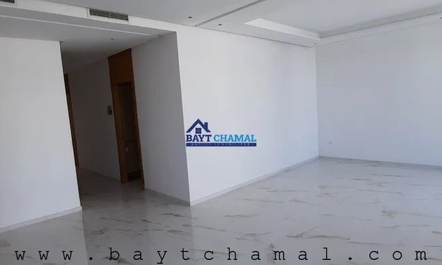 For Sale: Spacious Apartment 130m² in Malabata, Tangier - 4