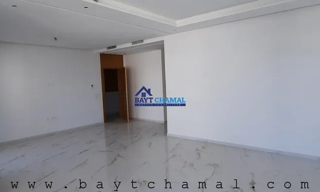 For Sale: Spacious Apartment 130m² in Malabata, Tangier - 3