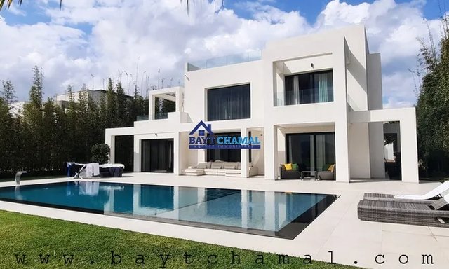 Luxury Villa in Marina Smir: 5 Bedrooms for Sale! — Marina Smir, Ritz Carlton - 2