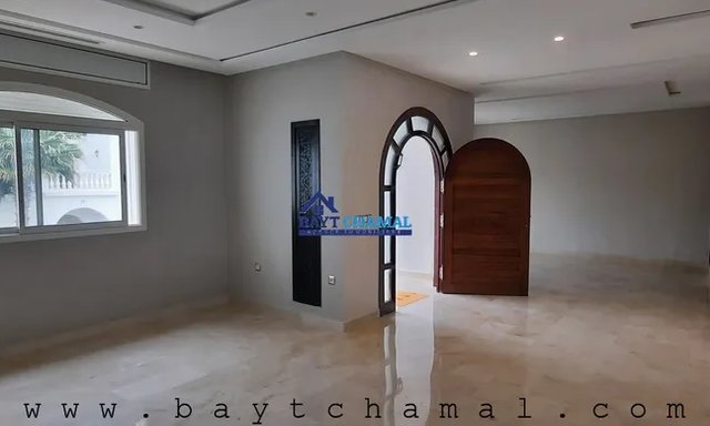 فيلا فسيحة للبيع في طنجة - بوبانا : 4 غرف نوم — طنجة, بوبانة - 3