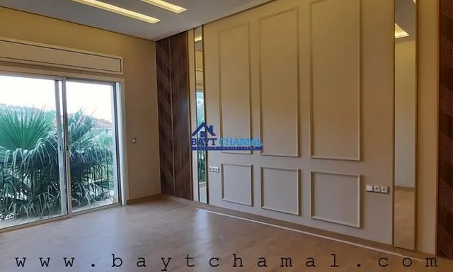 فيلا فسيحة للبيع في طنجة - بوبانا : 4 غرف نوم — طنجة, بوبانة