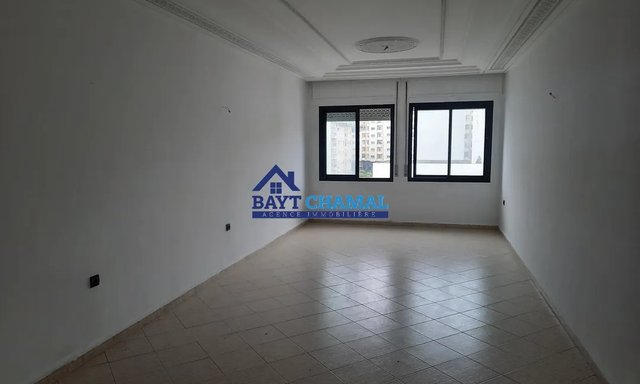 Appartement à Vendre à Tanger: 2 Chambres, 114m² de Charme — Tanger, Administratif
