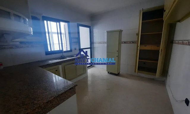 Appartement à Vendre à Tanger: 2 Chambres, 114m² de Charme — Tanger, Administratif - 2