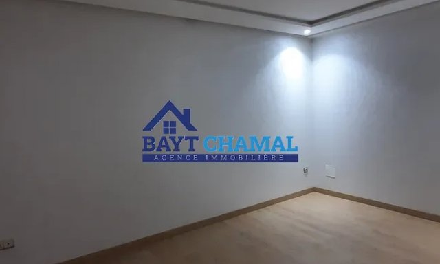 Charmant Appartement 2 Chambres à Vendre à Tanger, 85m² — Tanger, Administratif - 2