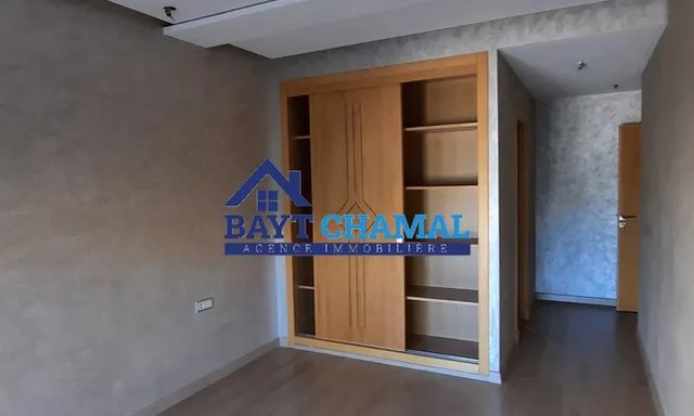 Appartement à vendre à Tanger : Espace et Confort au Cœur — Tanger, Administratif - 5