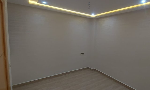 Appartement neuf à vendre avec balcon — Meknès, Marjane 2 - 4